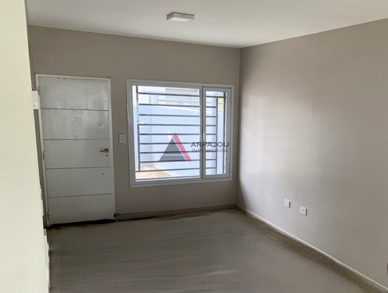 DUPLEX 2 DORM - BARRIO PERTICONE - CENTENARIO