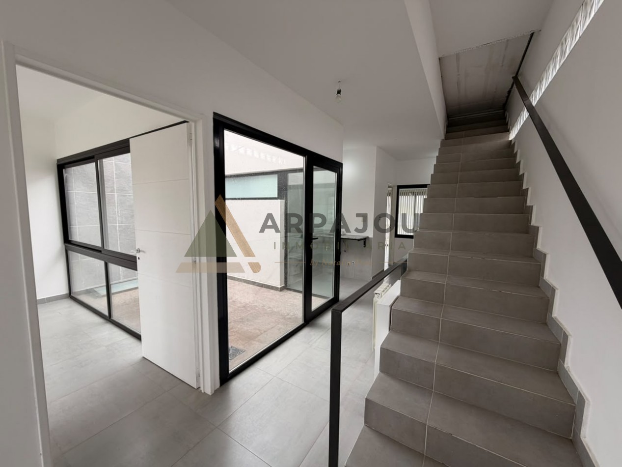 ALQUILER DUPLEX 2 DORM - BARRIO FULCINITTI- CENTENARIO