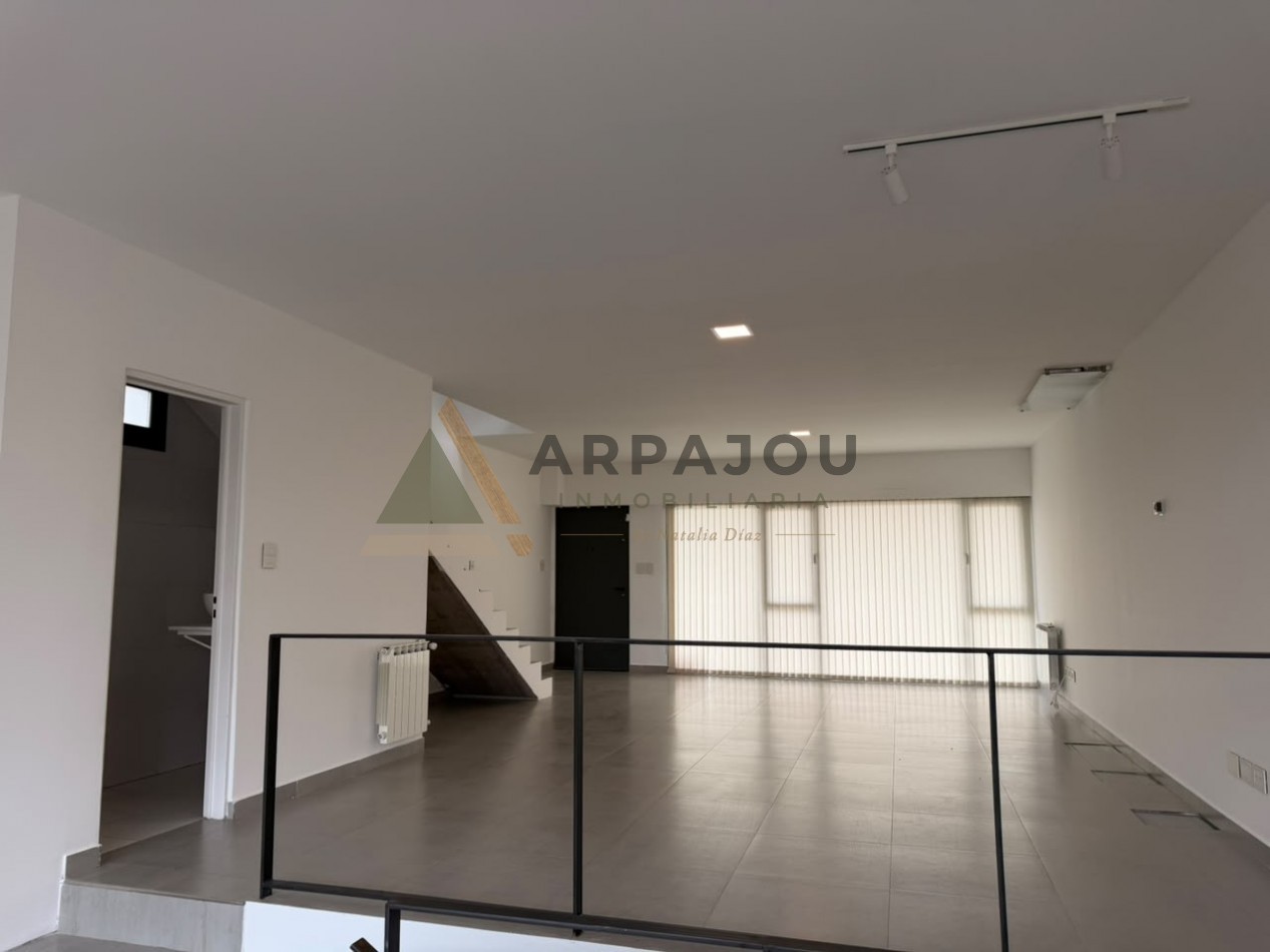 ALQUILER DUPLEX 2 DORM - BARRIO FULCINITTI- CENTENARIO